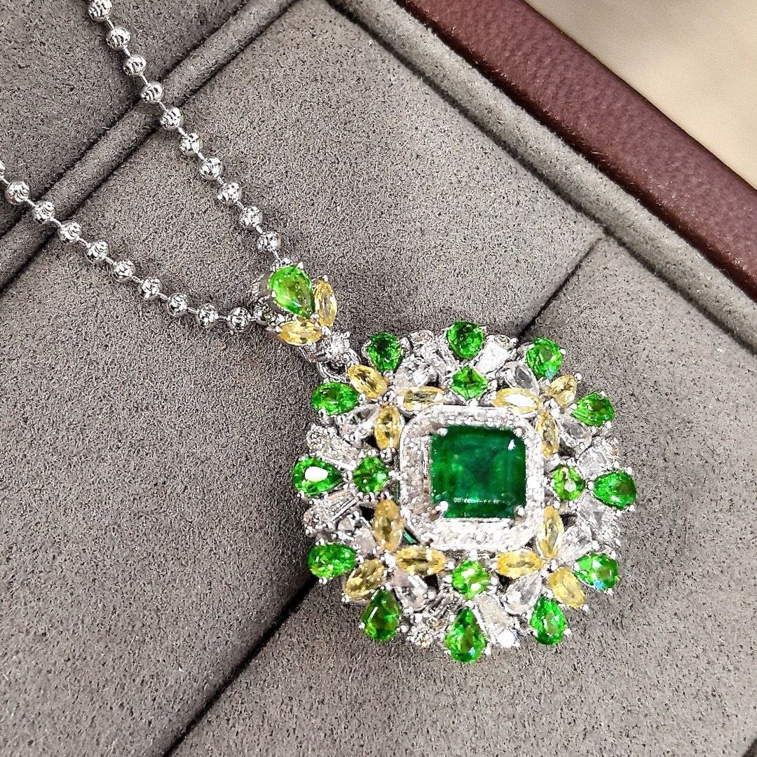 14k Gold 1.27 Ctw Vivid Green Natural Emerald & Diamond Pendant( Without Chain ) - 2