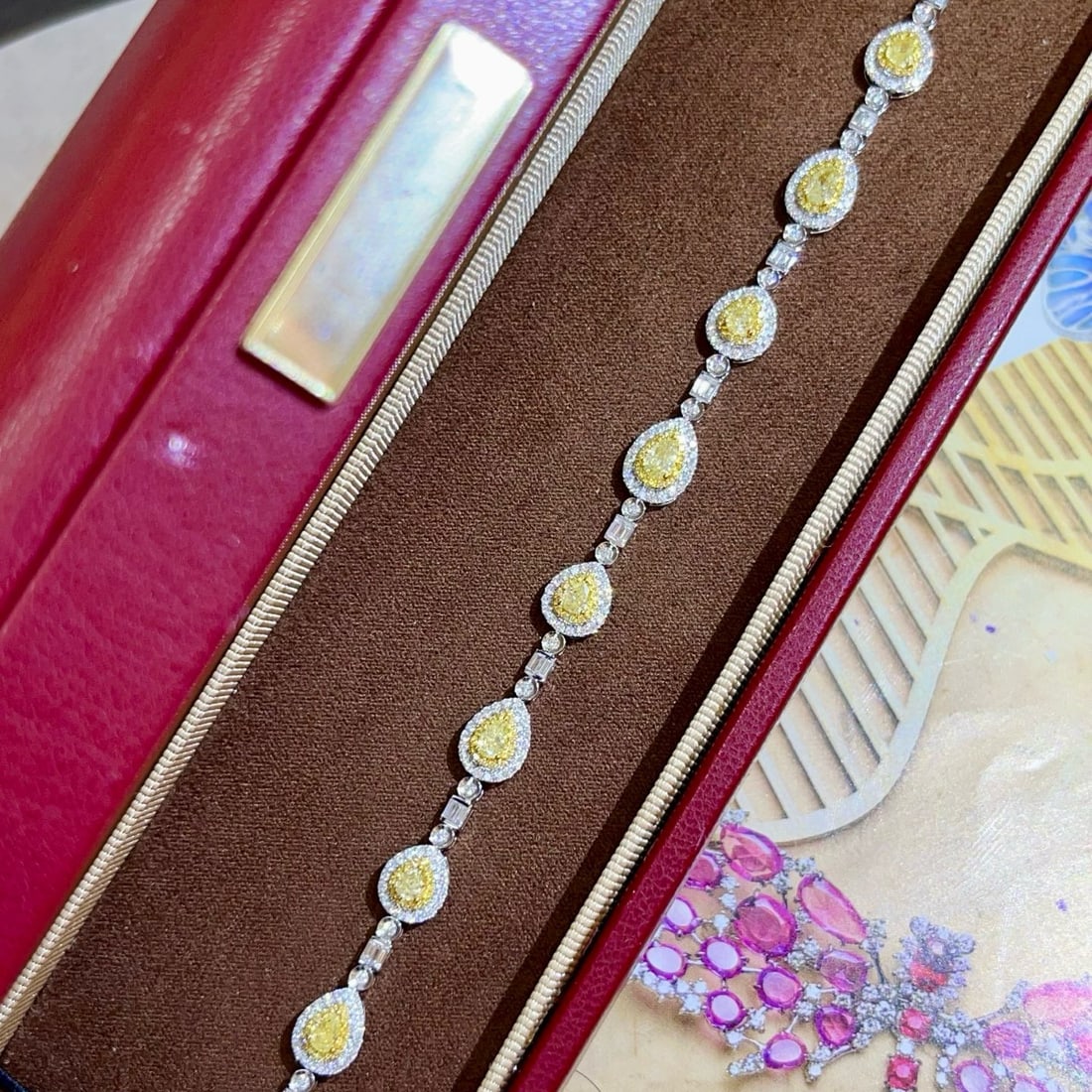 14k Gold 3.52 Ctw Natural Yellow Diamond & Diamond Bracelet - 4