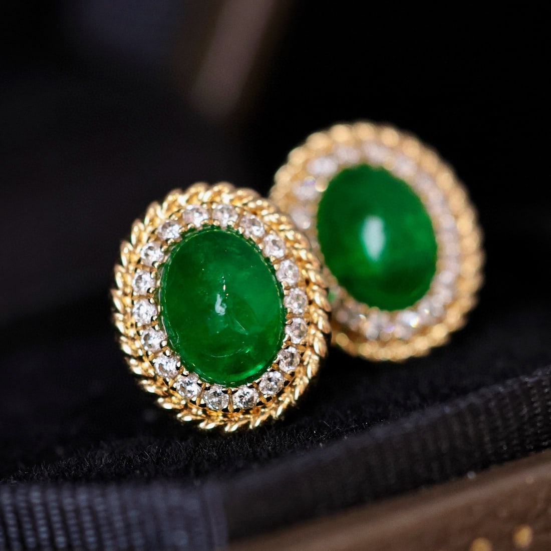 14k Gold 1.46 Ctw Vivid Green Natural Emerald & Diamond Earrings - 5
