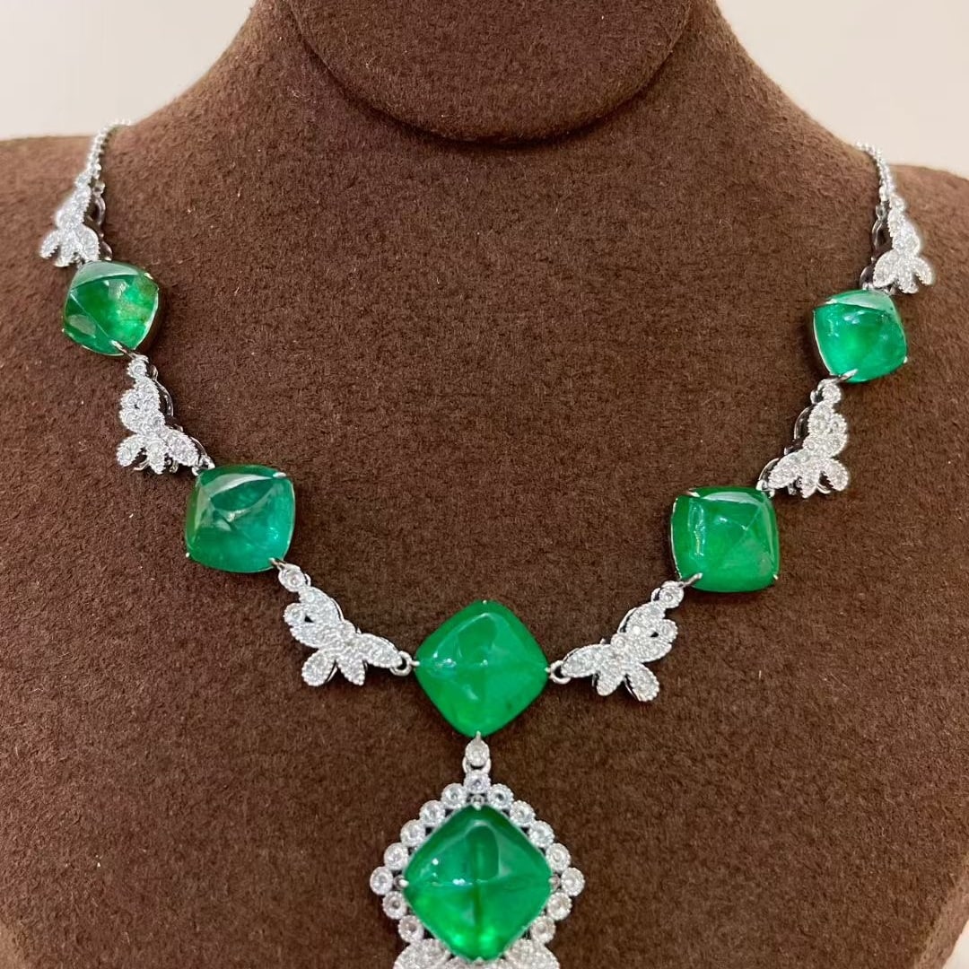 14k Gold 13.5 Ct Natural Emerald & Diamond Necklace: Ref:231046233 // gold content:14k gold // main gemstone:emerald // shape:suger-loaf // carat weight:13. 5ct // color:green // treatment:natural // // adjacent gemstone 2 : diamond // shape:round //