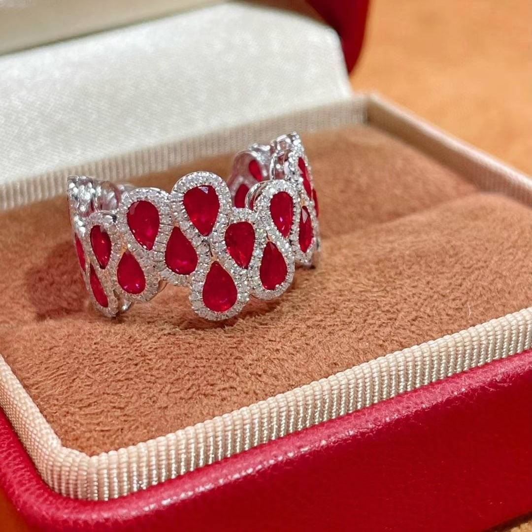 14k Gold 4.5 Ct Vivid Red Natural Ruby & Diamond Ring - 2