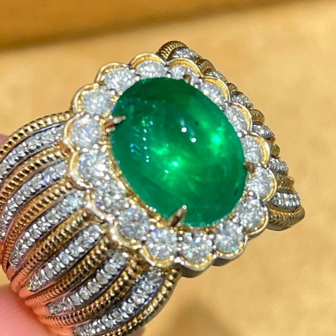 14k Gold 2.8 Ct Vivid Green Natural Emerald & Diamond Ring - 2