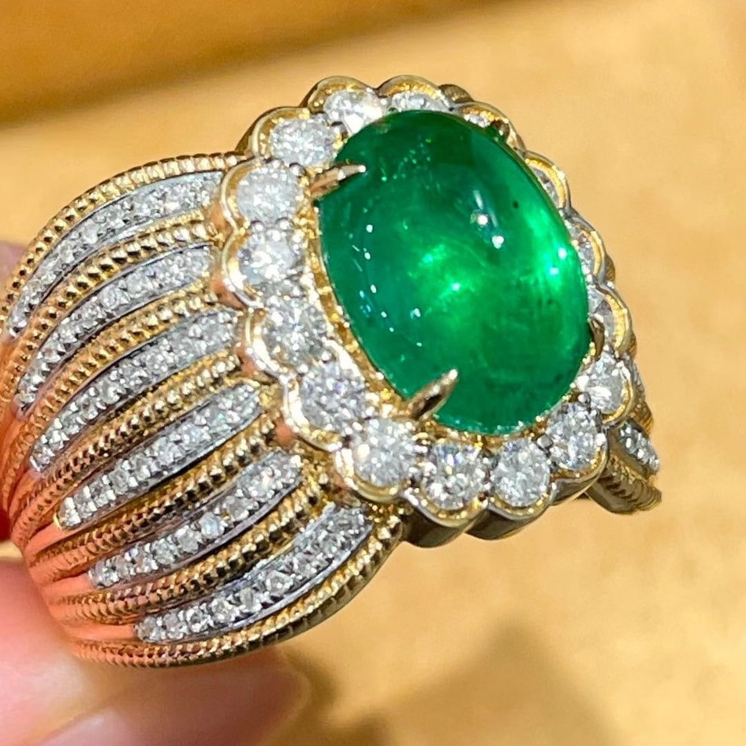 14k Gold 2.8 Ct Vivid Green Natural Emerald & Diamond Ring - 4