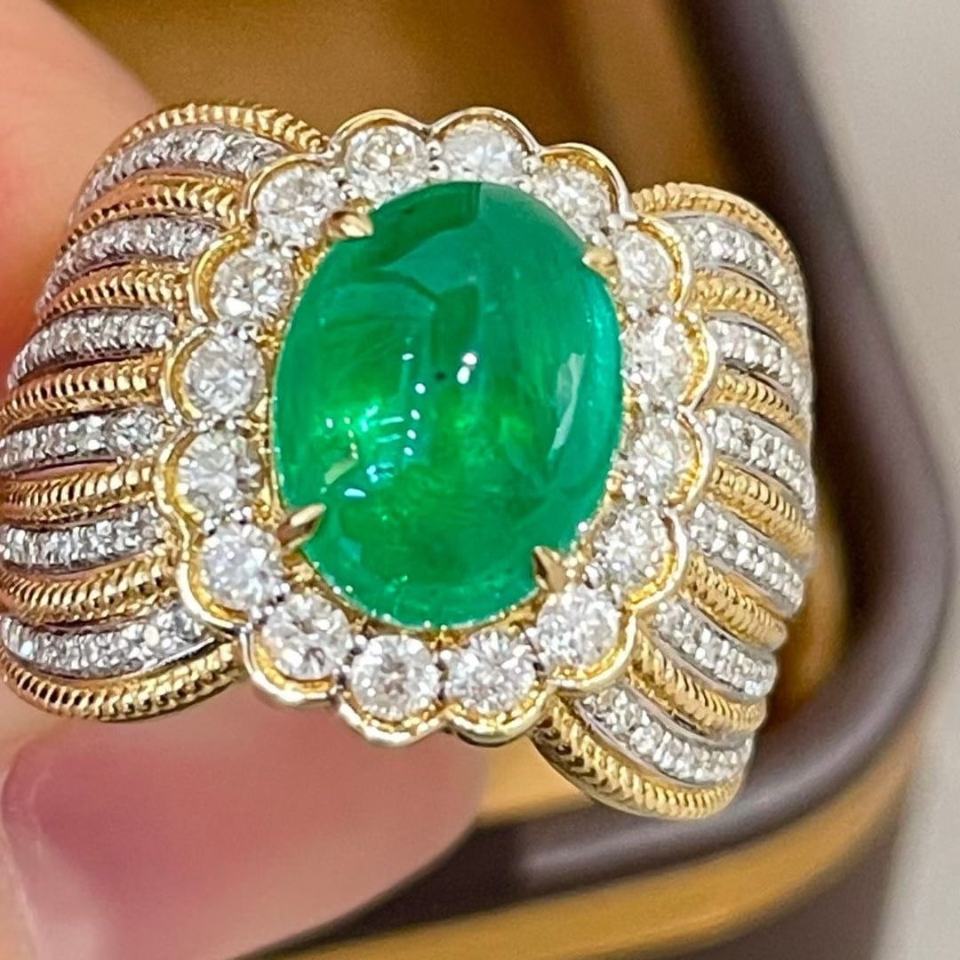 14k Gold 2.8 Ct Vivid Green Natural Emerald & Diamond Ring - 5