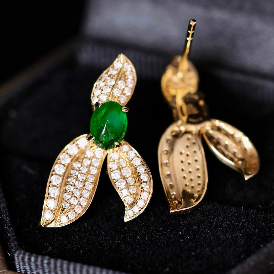 14k Gold 1.22 Ctw Vivid Green Natural Emerald & Diamond Earrings - 3