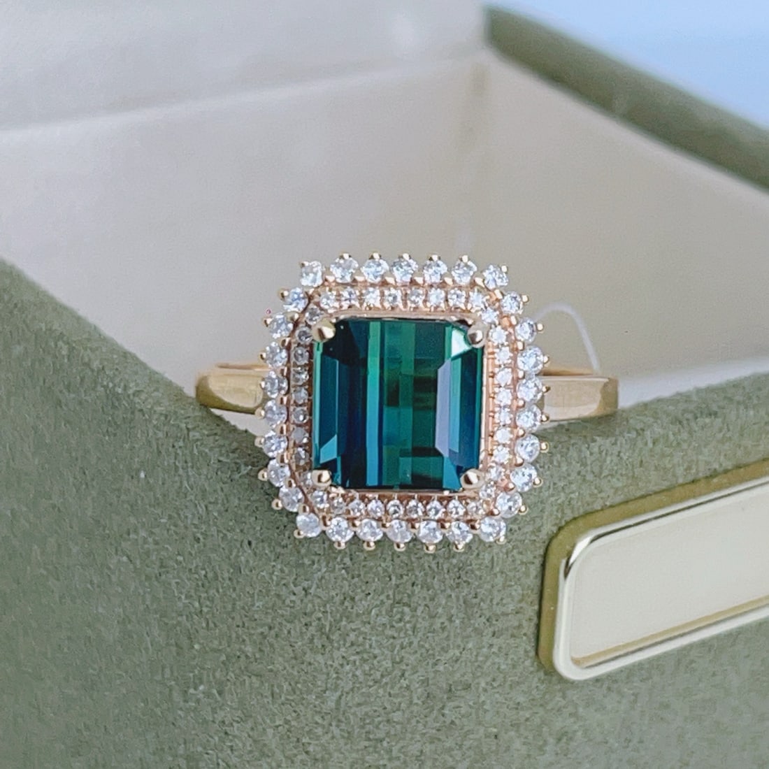 14k Gold 2.35 Ct Natural Tourmaline & Diamond Ring: Ref:231046260 // gold content:14k gold // ring size:7. 25us // // main gemstone:tourmaline // shape:octagonal // carat weight:2. 35ct // color:green // treatment:natural // // adjacent gemstone 2 :