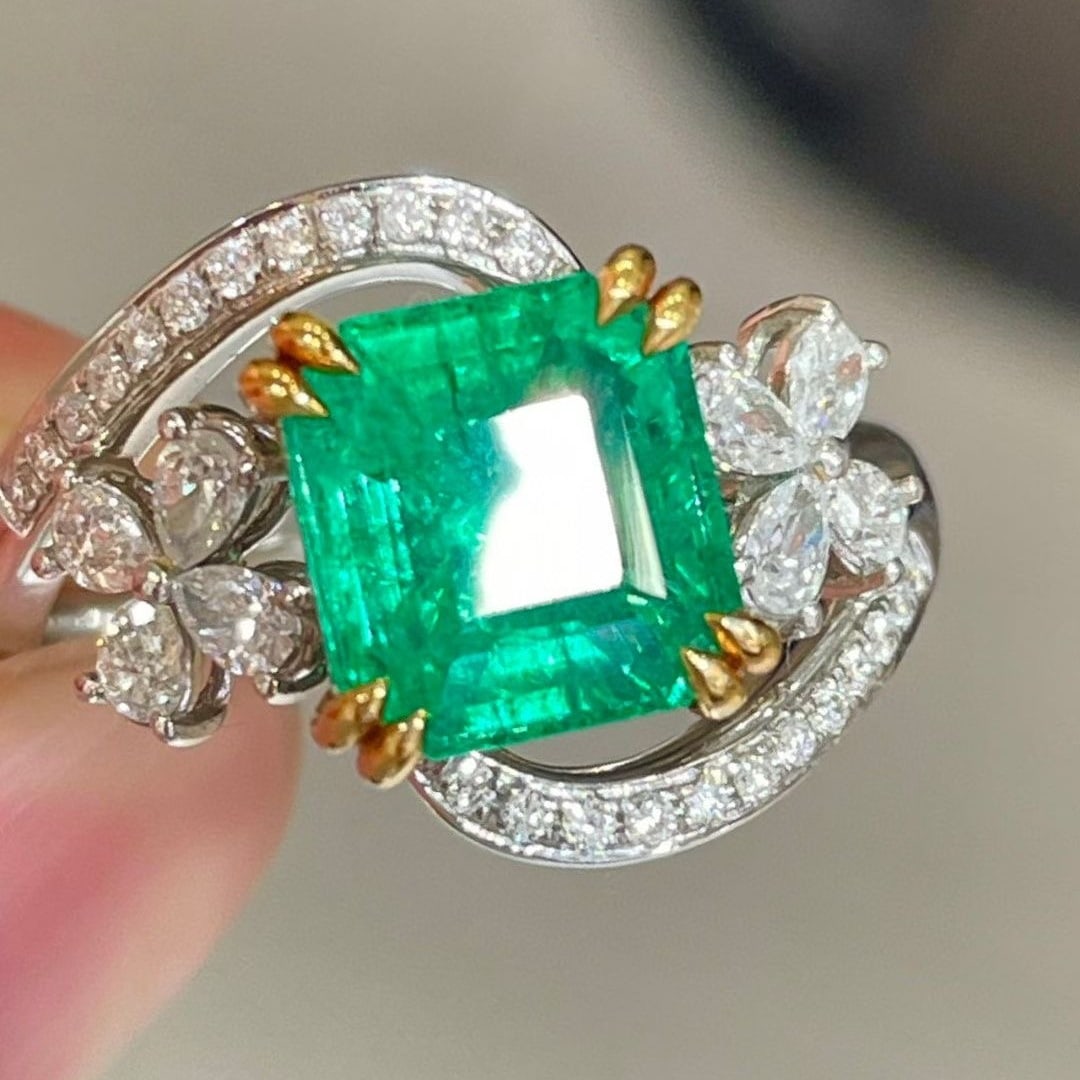 14k Gold 2.79 Ctw Vivid Green Natural Emerald & Diamond Ring - 3