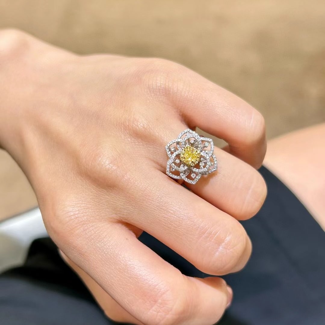 14k Gold 0.82 Ctw Natural Yellow Diamond & Diamond Ring - 6