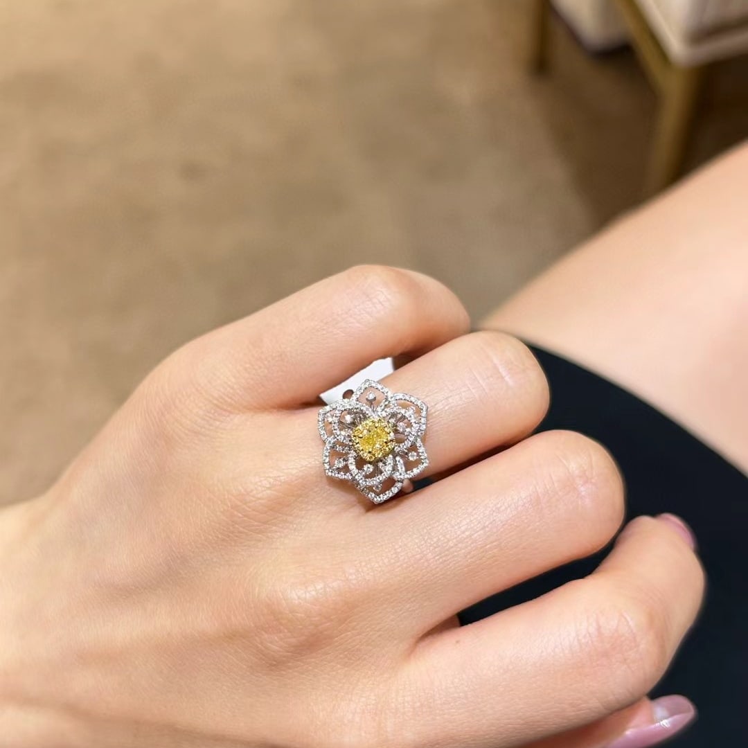 14k Gold 0.82 Ctw Natural Yellow Diamond & Diamond Ring - 7