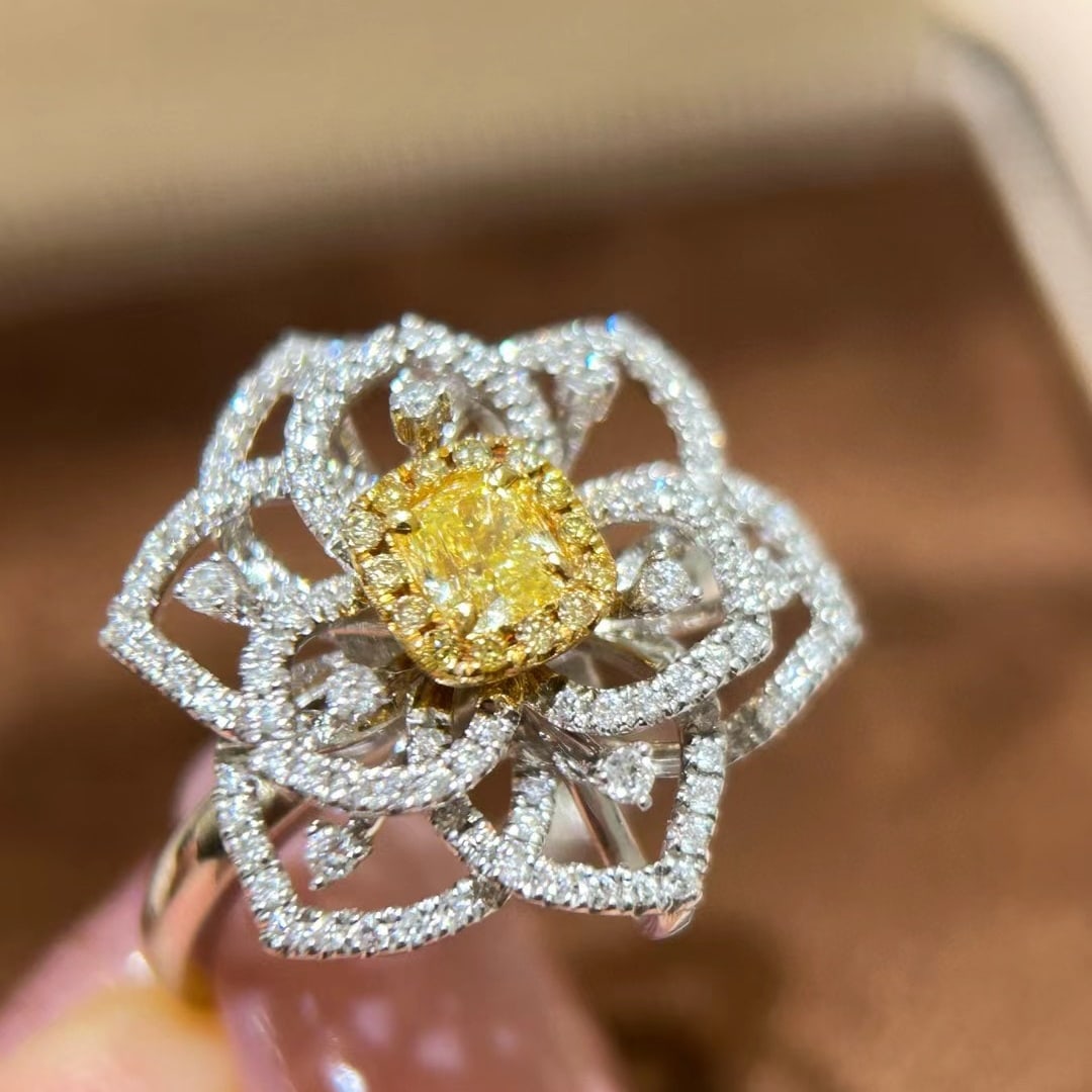 14k Gold 0.82 Ctw Natural Yellow Diamond & Diamond Ring - 9