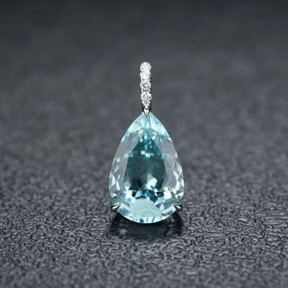 14k Gold 3.58 Ct Natural Aquamarine & Diamond Pendant( Without Chain ): Ref:231046304 // gold content:14k gold // main gemstone:aquamarine // shape:pear // carat weight:3. 58ct // color:santa maria color // treatment:natural // // adjacent gemstone 2 : diamond // shape:ro