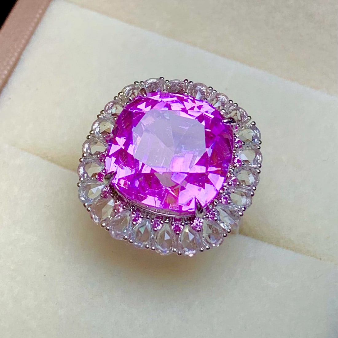 14k Gold 17.5 Ct Natural Kunzite & Sapphire Ring - 2