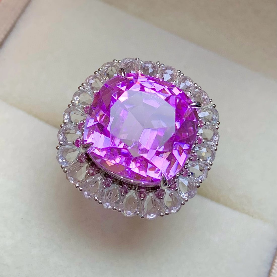 14k Gold 17.5 Ct Natural Kunzite & Sapphire Ring - 4