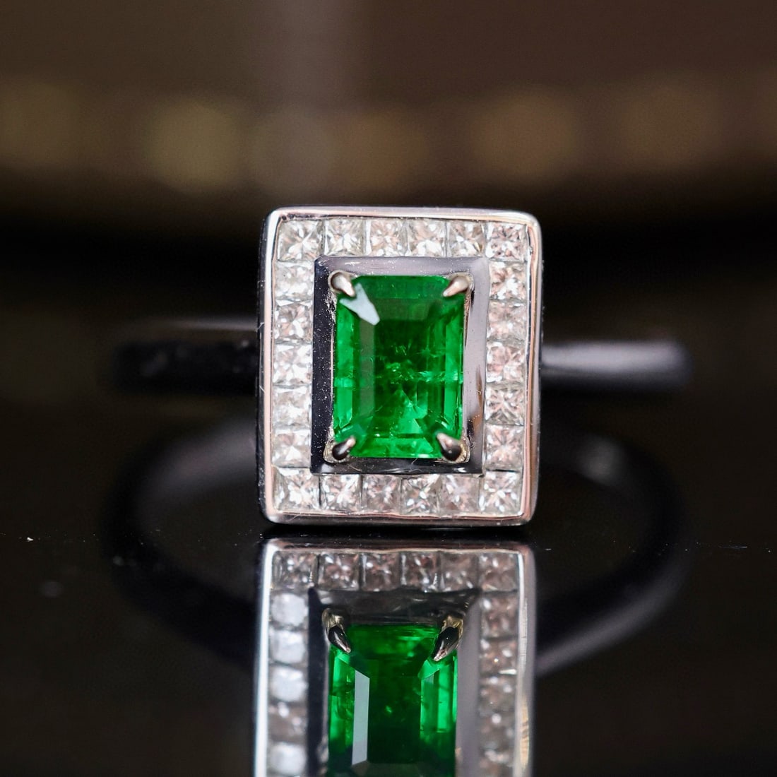 14k Gold 1.10 Ctw Vivid Green Natural Emerald & Diamond Ring: Ref:231046320 // gold content:14k gold // ring size:7. 25us // // main gemstone:emerald // shape:octagonal // carat weight:0. 65ct // color:vivid green // treatment:natural // // adjacent gemstone 2