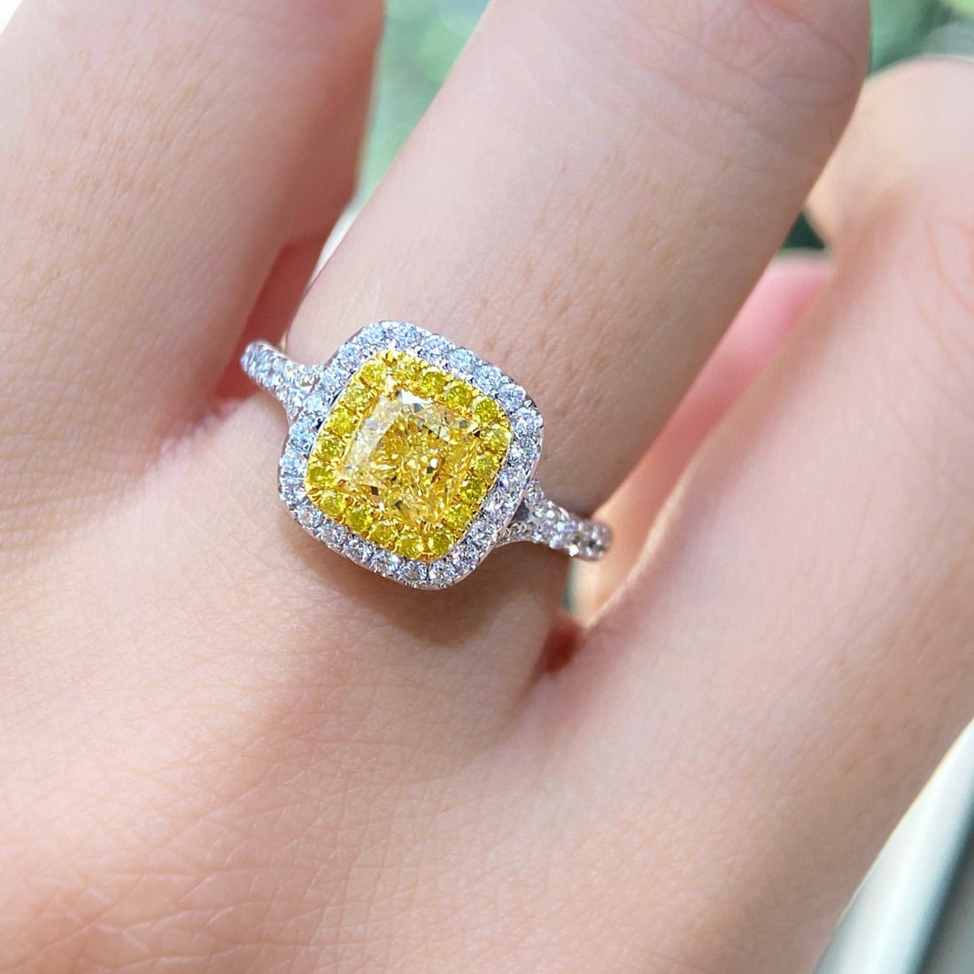 14k Gold 1.51 Ctw Natural Yellow Diamond & Diamond Ring - 4