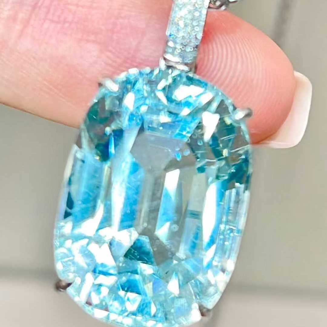14k Gold 12.1 Ct Natural Aquamarine & Diamond Pendant( Without Chain ) - 3