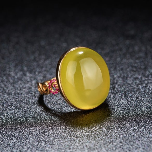14k Gold 20 Ct Natural Prehnite & Ruby Ring: Ref:231046372 // gold content:14k gold // ring size:7. 25us // // main gemstone:prehnite // shape:oval // carat weight:20ct // color:yellow // treatment:natural // // adjacent gemstone 2 : ruby //