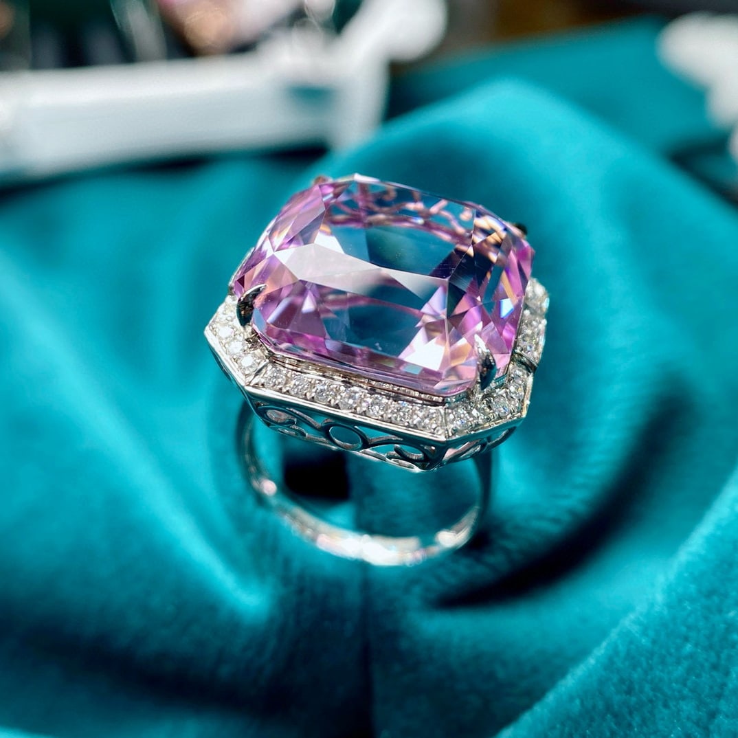 14k Gold 27.12 Ctw Natural Kunzite & Diamond Ring - 2