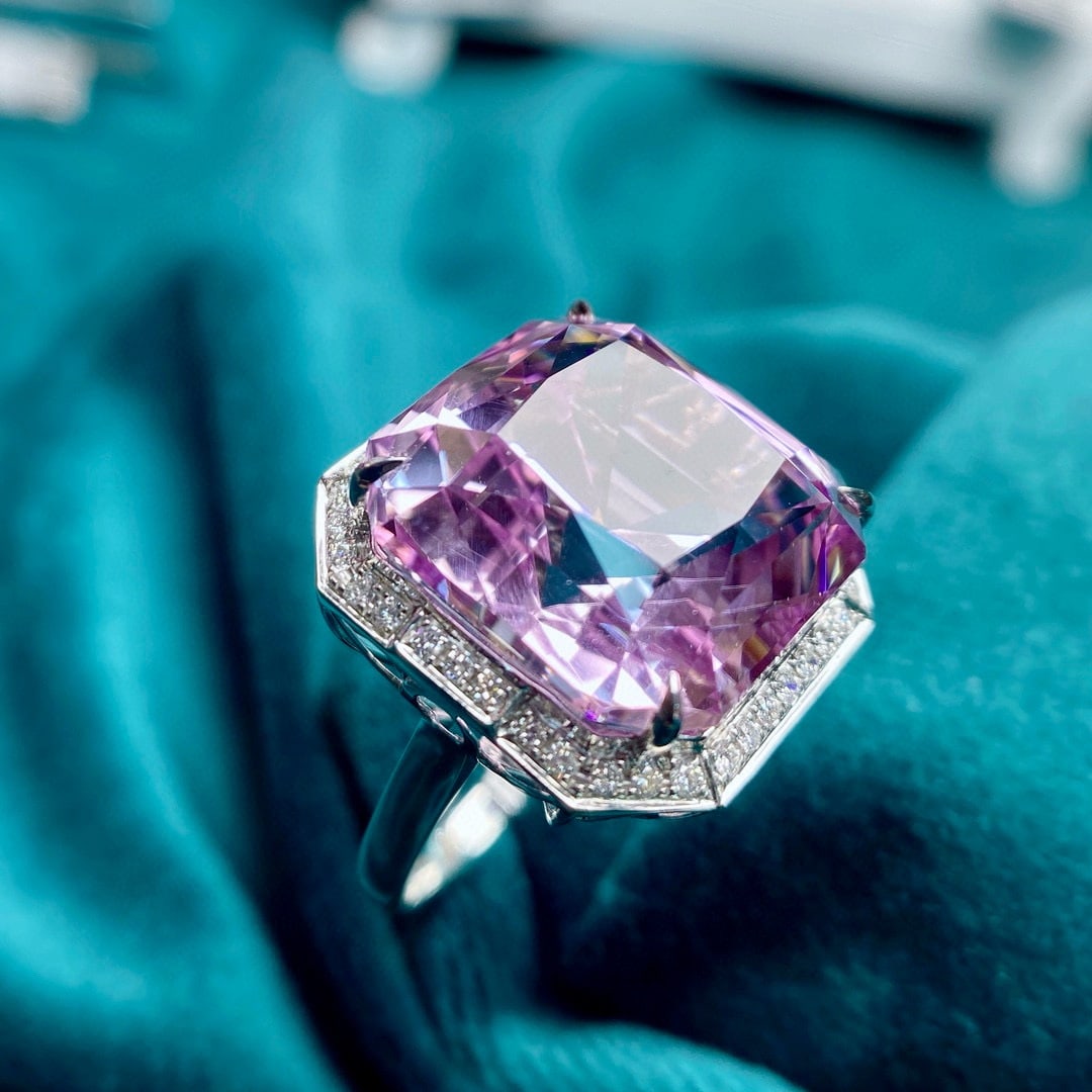 14k Gold 27.12 Ctw Natural Kunzite & Diamond Ring - 3