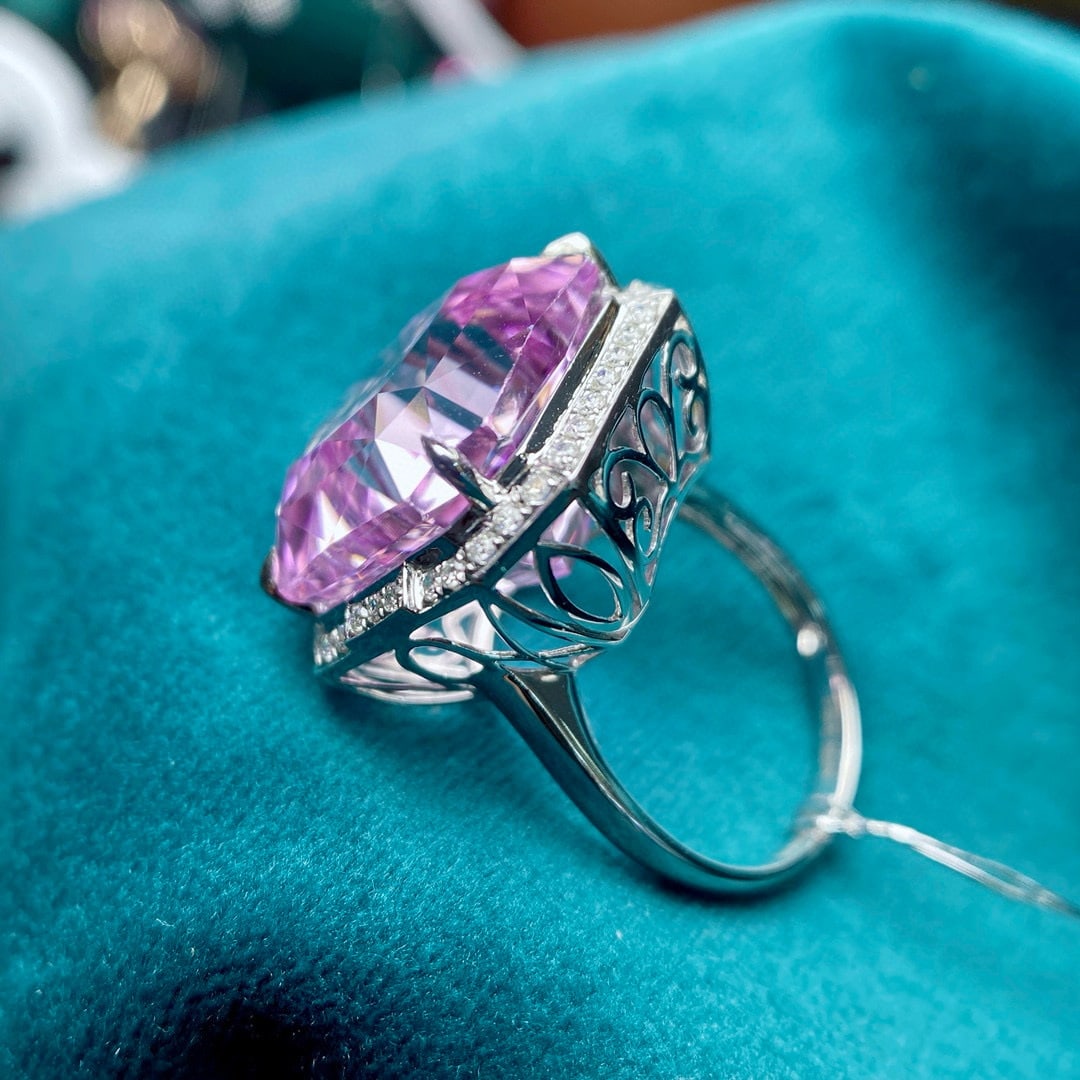 14k Gold 27.12 Ctw Natural Kunzite & Diamond Ring - 4