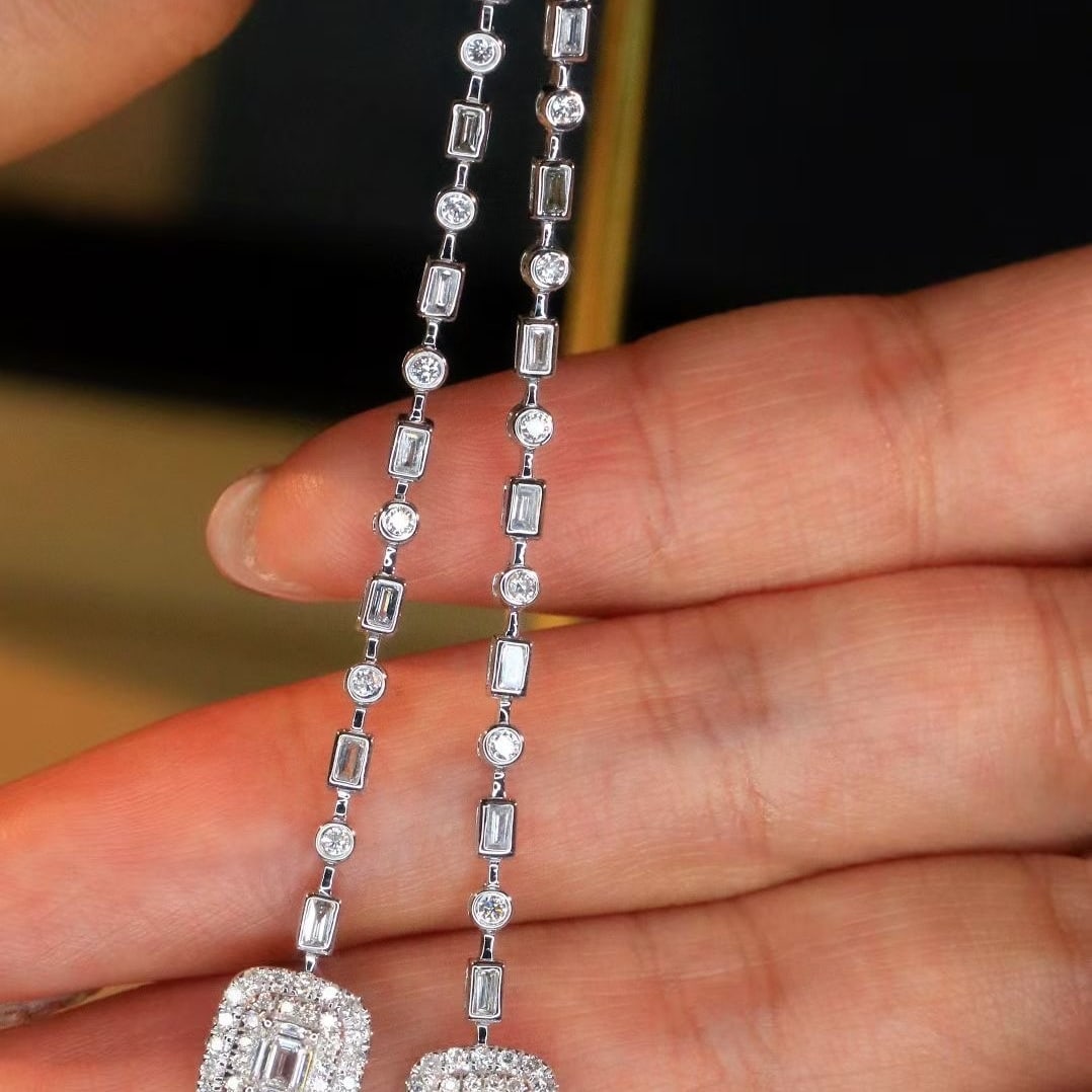 14k Gold 1.36 Ct Natural H Diamond Earrings: Ref:231046410 // gold content:14k gold // main gemstone:diamond // shape:multiply // carat weight:1. 36ct // clarity grade:vs-si // color:h // treatment:natural // Condition: New Low Estimate: 5100 Hi