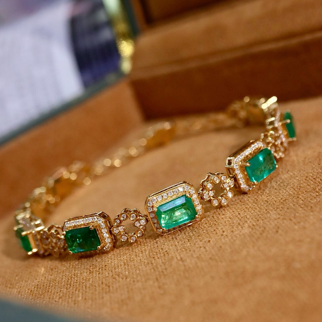 14k Gold 4.71 Ctw Natural Emerald & Diamond Bracelet - 2