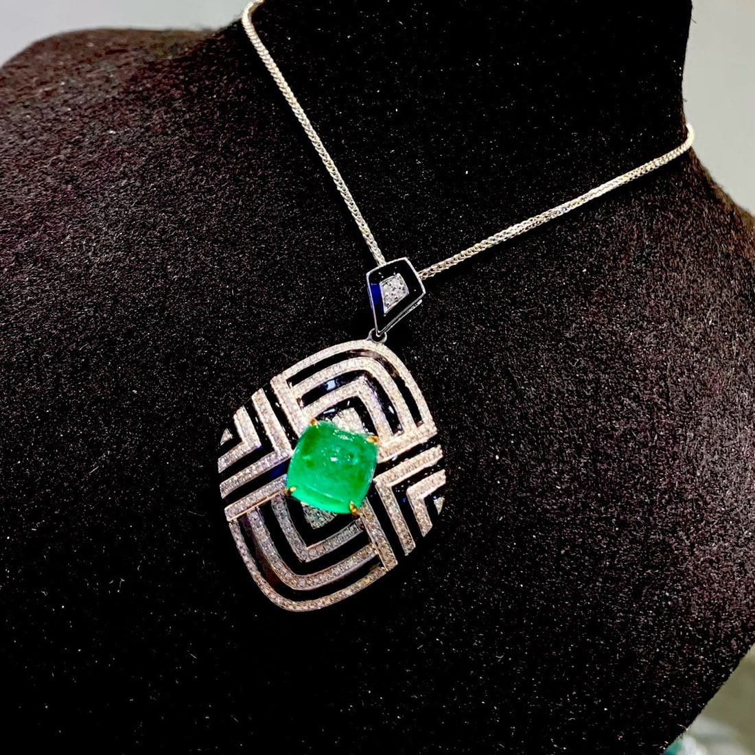 14k Gold 3 Ct Natural Emerald & Diamond Pendant( Without Chain ) - 2