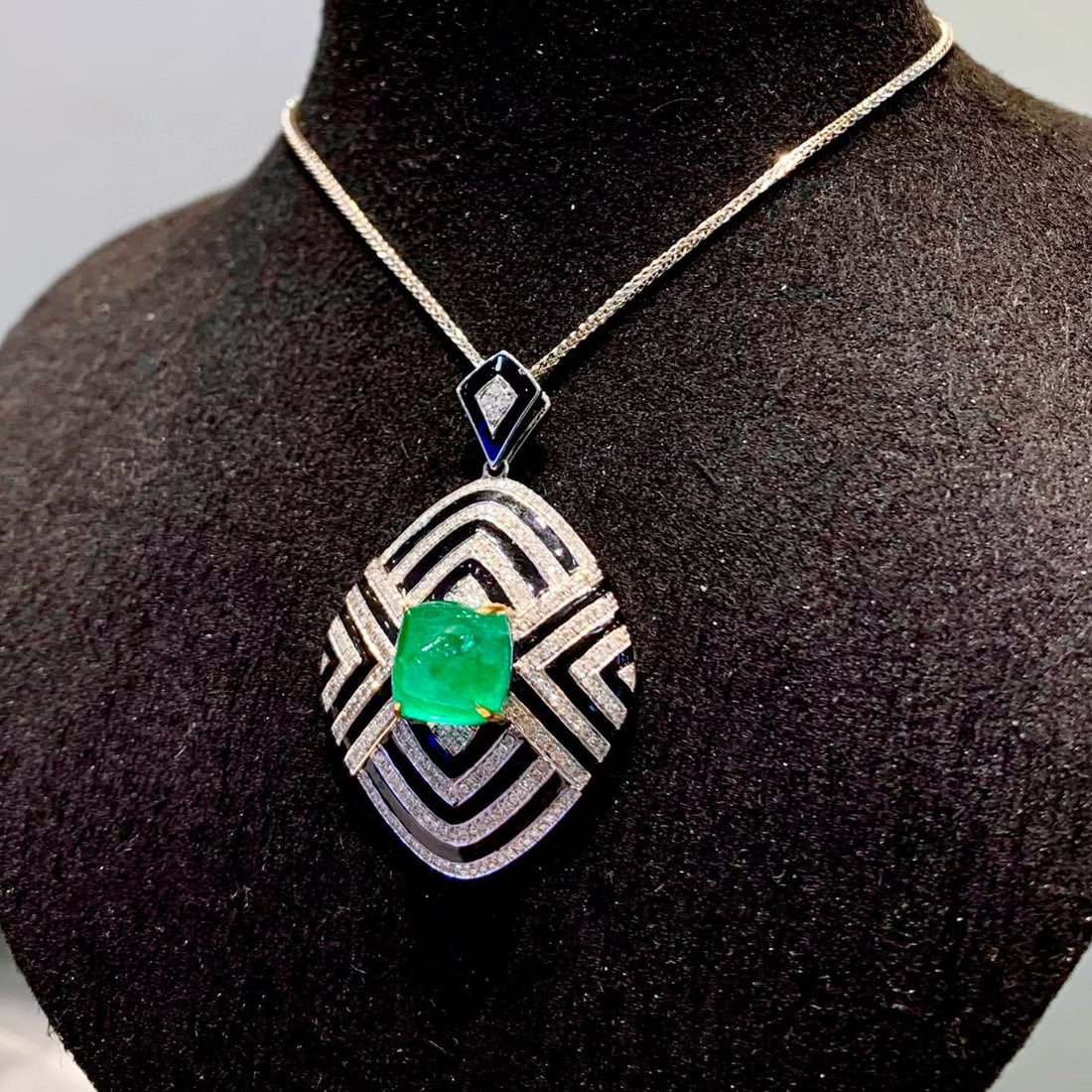 14k Gold 3 Ct Natural Emerald & Diamond Pendant( Without Chain ) - 4