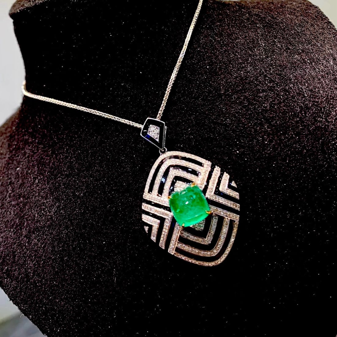 14k Gold 3 Ct Natural Emerald & Diamond Pendant( Without Chain ) - 6