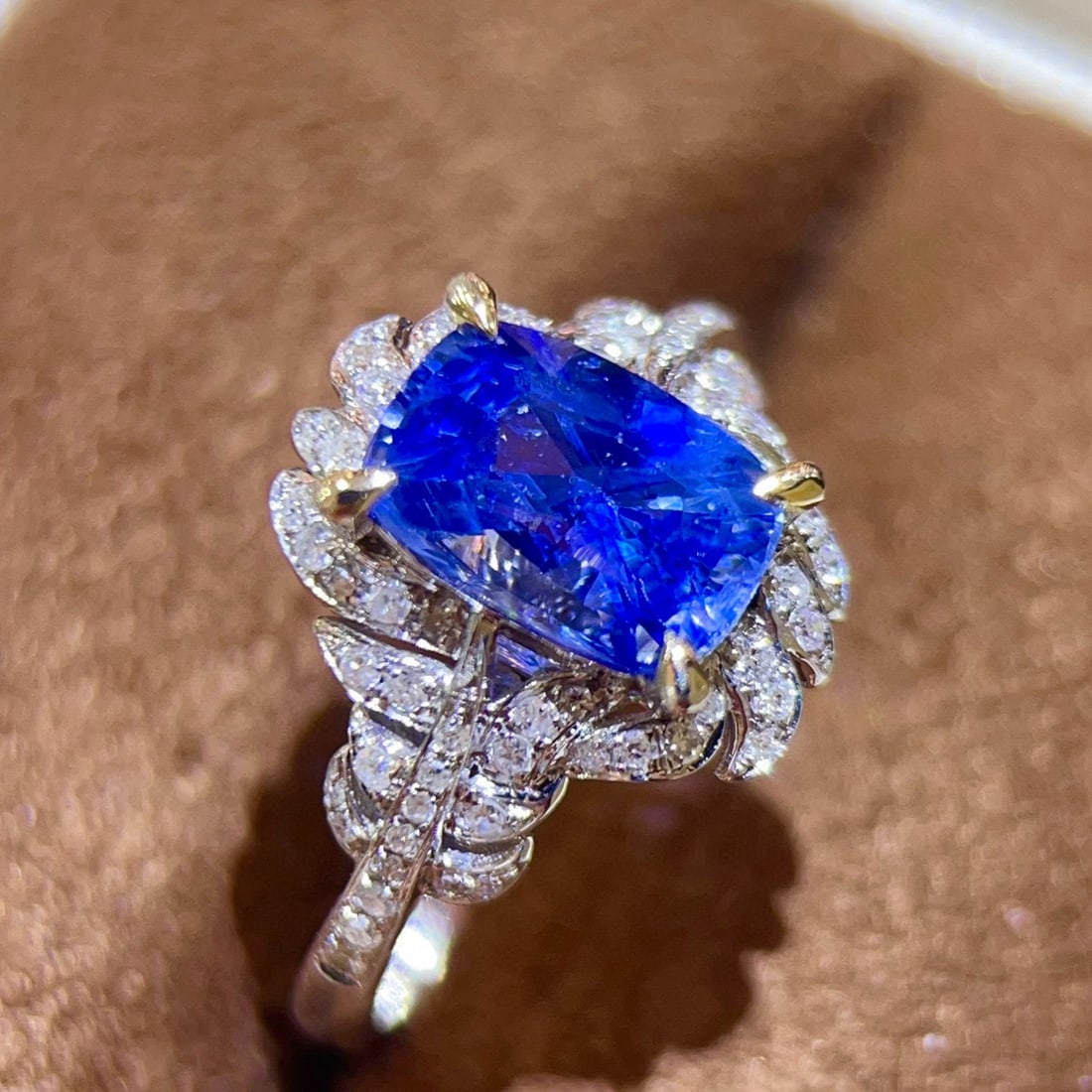 14k Gold 2.82 Ctw Natural Sapphire & Diamond Ring - 2