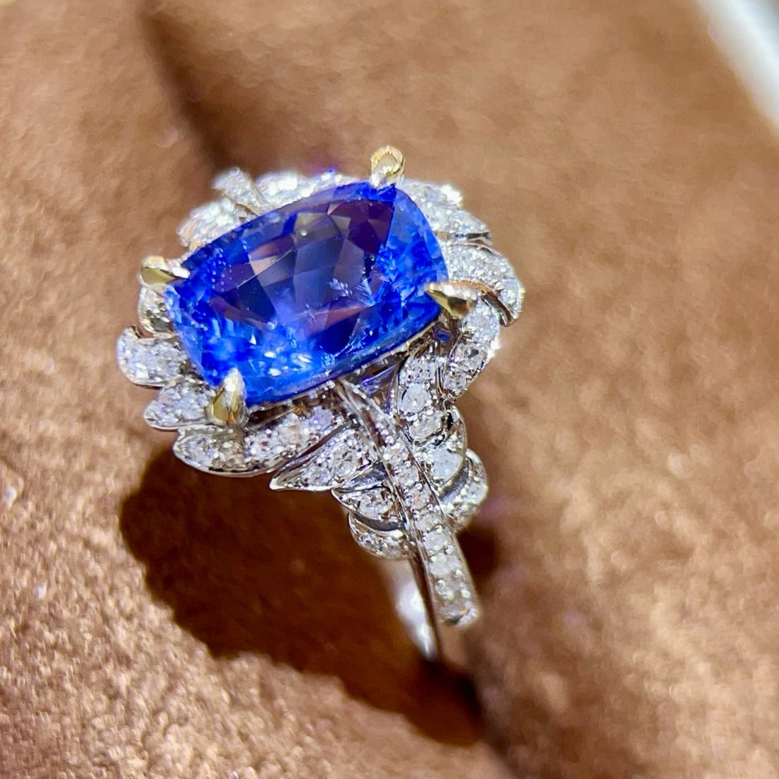 14k Gold 2.82 Ctw Natural Sapphire & Diamond Ring - 4