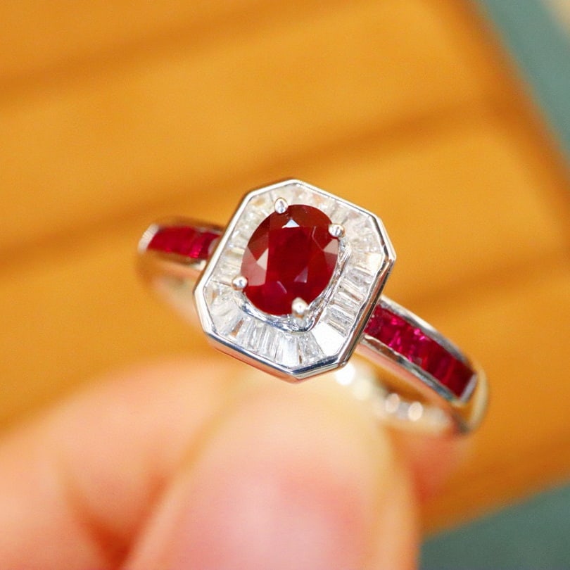14k Gold 0.89 Ctw Natural Ruby & Ruby Ring: Ref:231046420 // gold content:14k gold // ring size:7. 25us // // main gemstone:ruby // shape:oval // carat weight:0. 56ct // color:pigeonblood red // treatment:natural // // adjacent gemstone 2 :