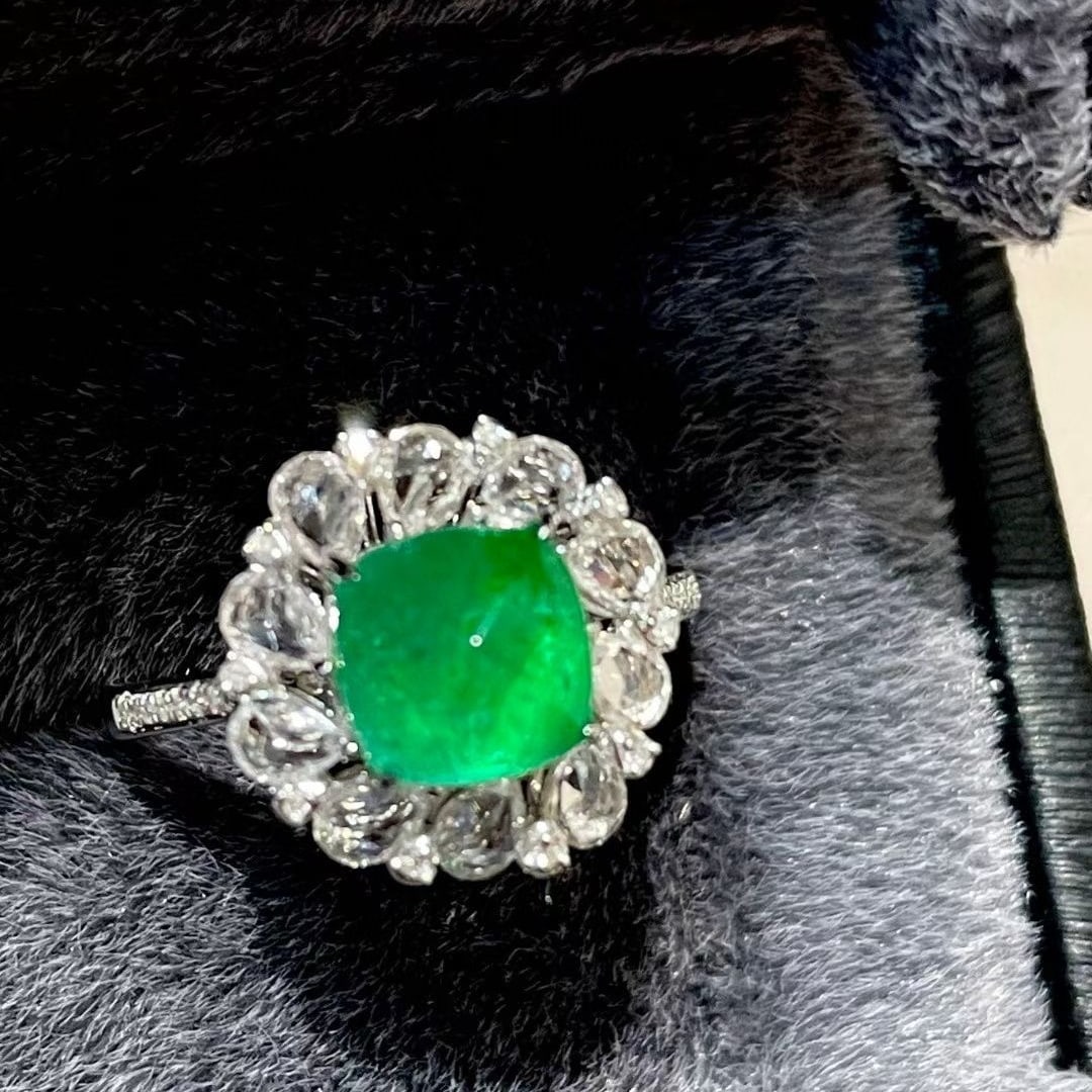 14k Gold 2.58 Ct Natural Emerald & Diamond & Sapphire Ring - 3