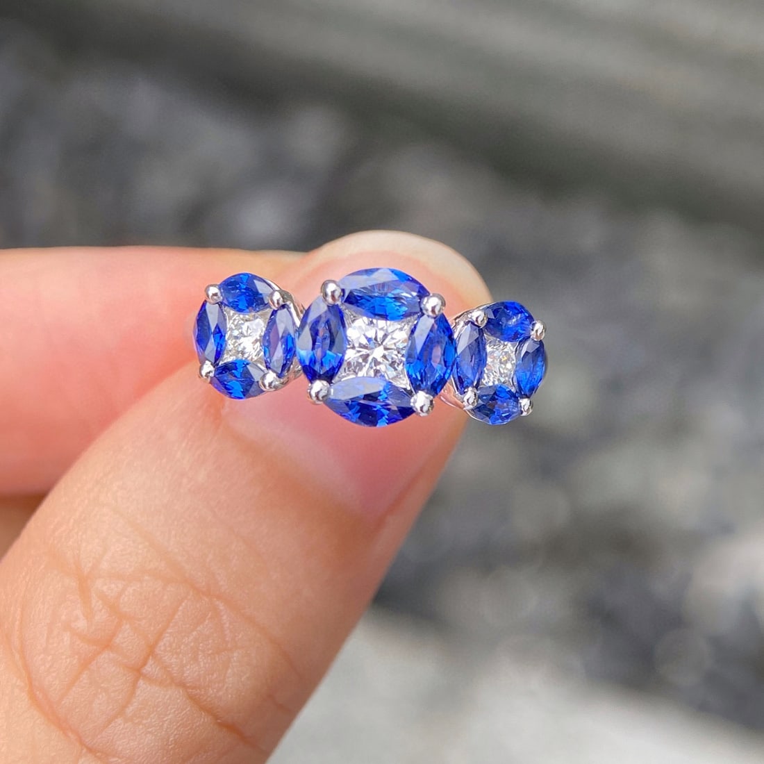 14k Gold 1.26 Ct Natural Sapphire & Diamond Ring: Ref:231046447 // gold content:14k gold // ring size:7. 25us // // main gemstone:sapphire // shape:marquise // carat weight:1. 26ct // color:blue // treatment:natural // // adjacent gemstone 2 :