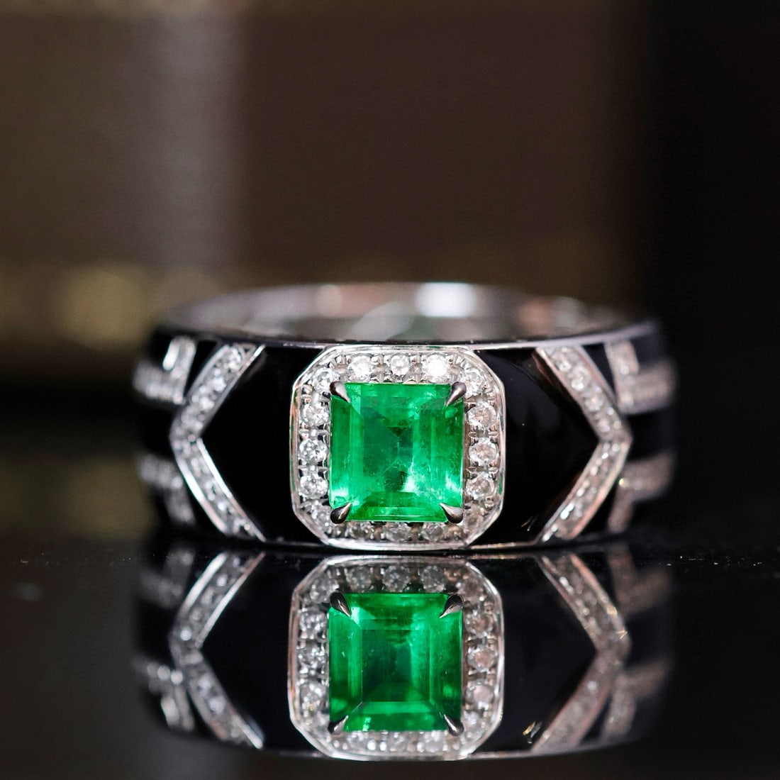14k Gold 1.17 Ctw Natural Emerald & Diamond Ring: Ref:231046449 // gold content:14k gold // ring size:7. 25us // // main gemstone:emerald // shape:octagonal // carat weight:0. 57ct // color:green // treatment:natural // // adjacent gemstone 2 :