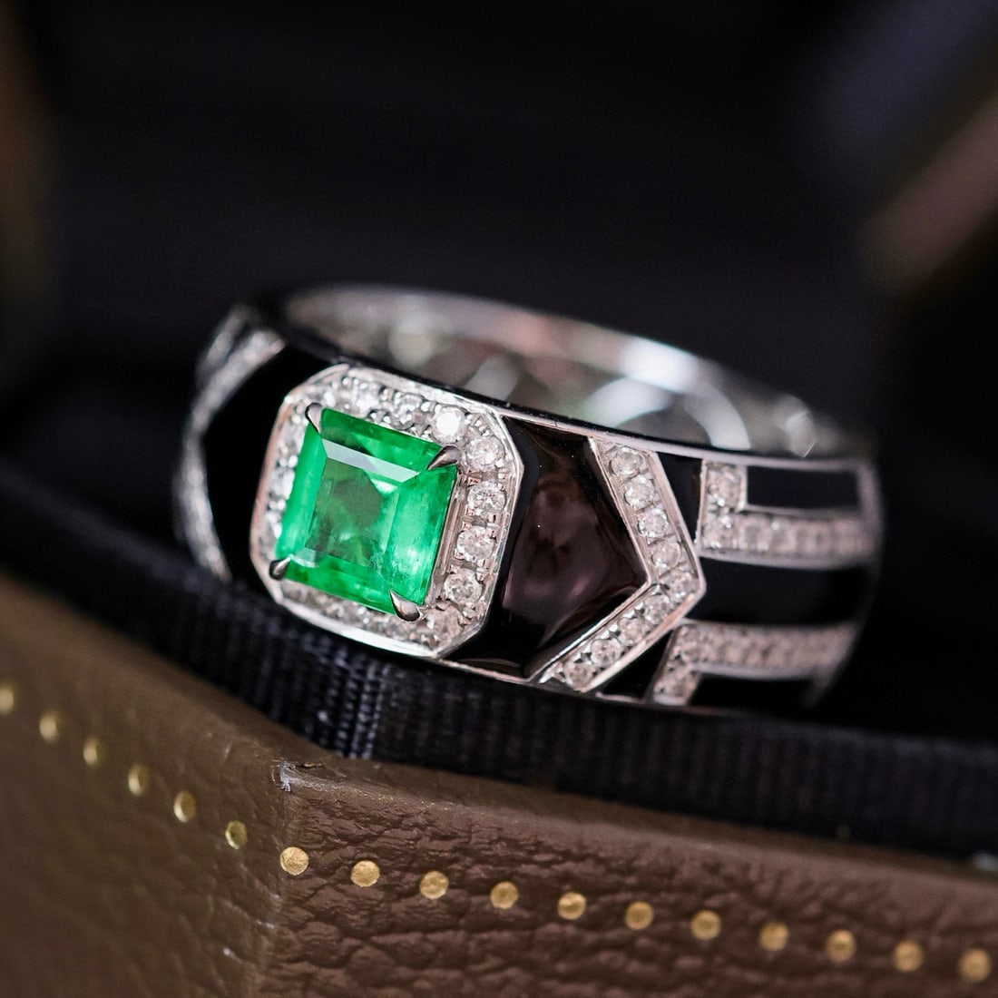 14k Gold 1.17 Ctw Natural Emerald & Diamond Ring - 4