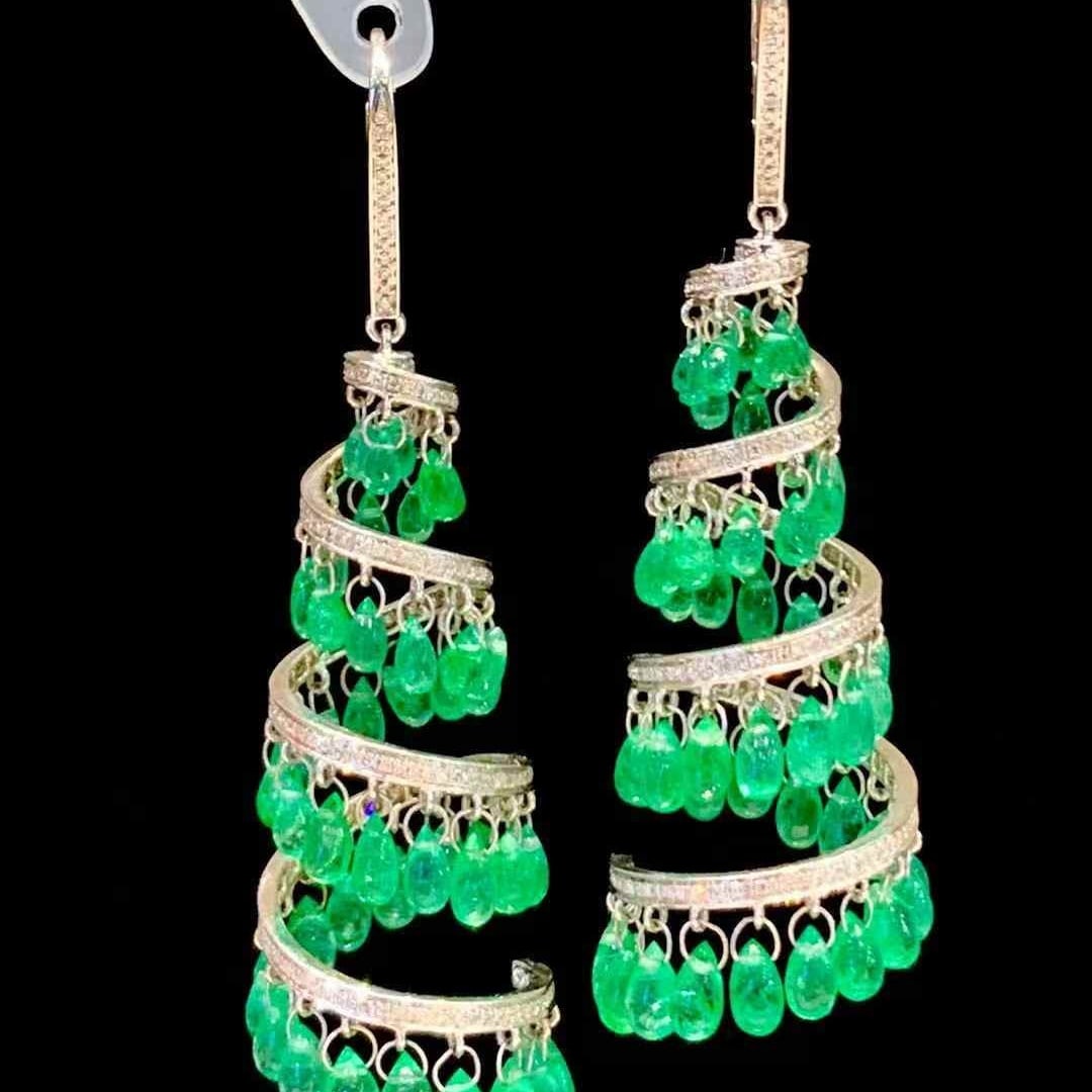 14k Gold 18.8 Ct Natural Emerald & Diamond Earrings - 4