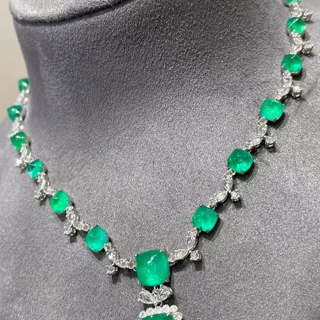 14k Gold 14.5 Ct Natural Emerald & Diamond & Sapphire Necklace - 3