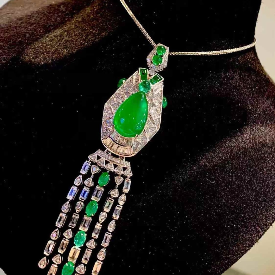 14k Gold 3.6 Ct Natural Emerald & Diamond Necklace - 3