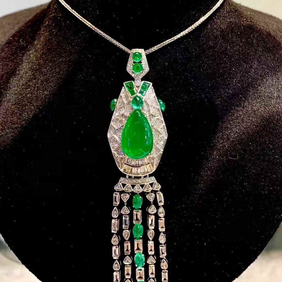 14k Gold 3.6 Ct Natural Emerald & Diamond Necklace - 5