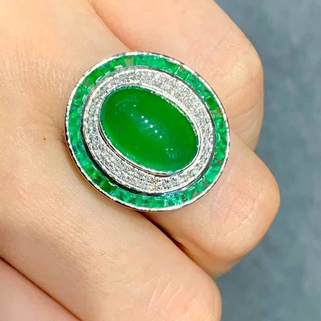14k Gold 5.5 Ct Natural Emerald & Diamond Ring - 5