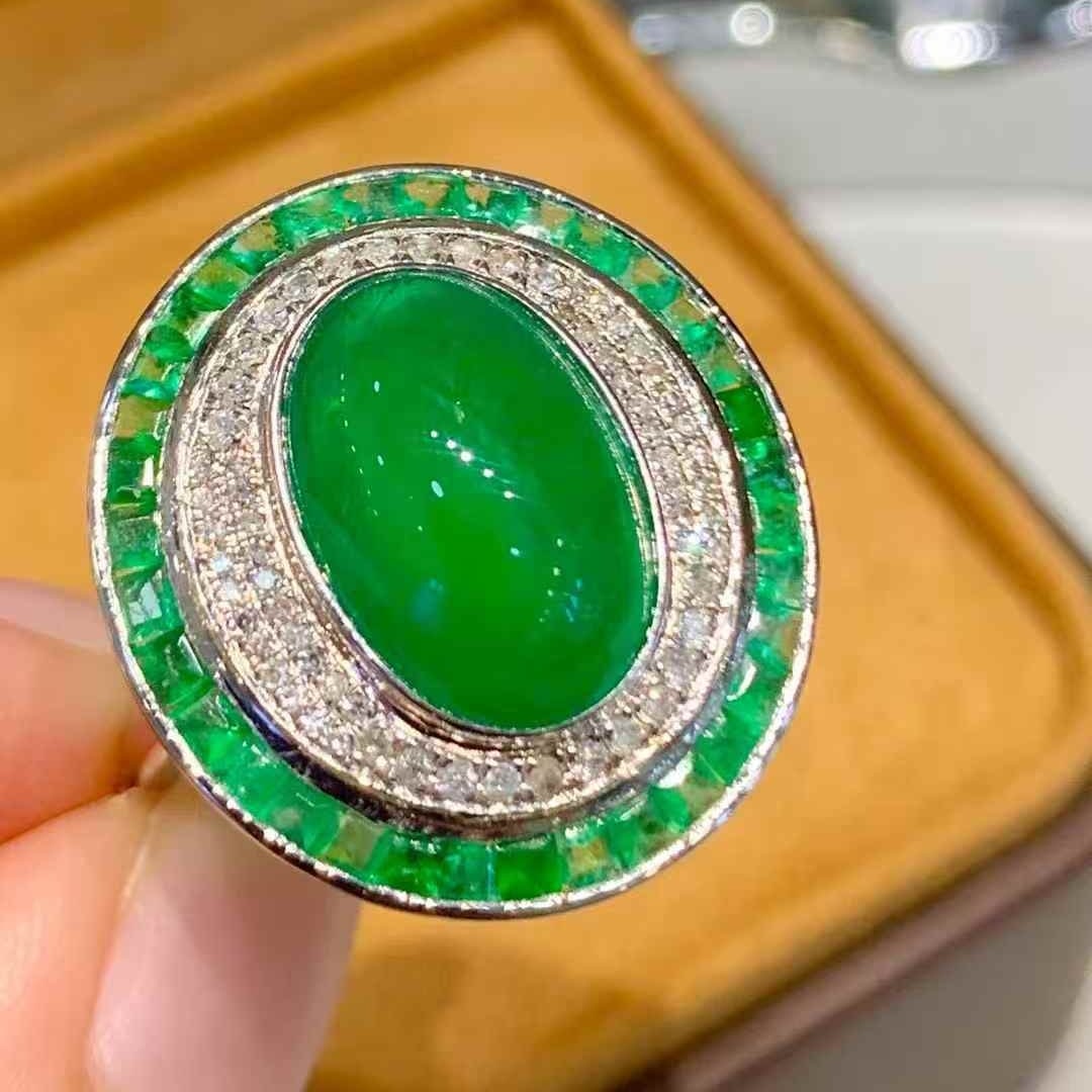 14k Gold 5.5 Ct Natural Emerald & Diamond Ring - 6