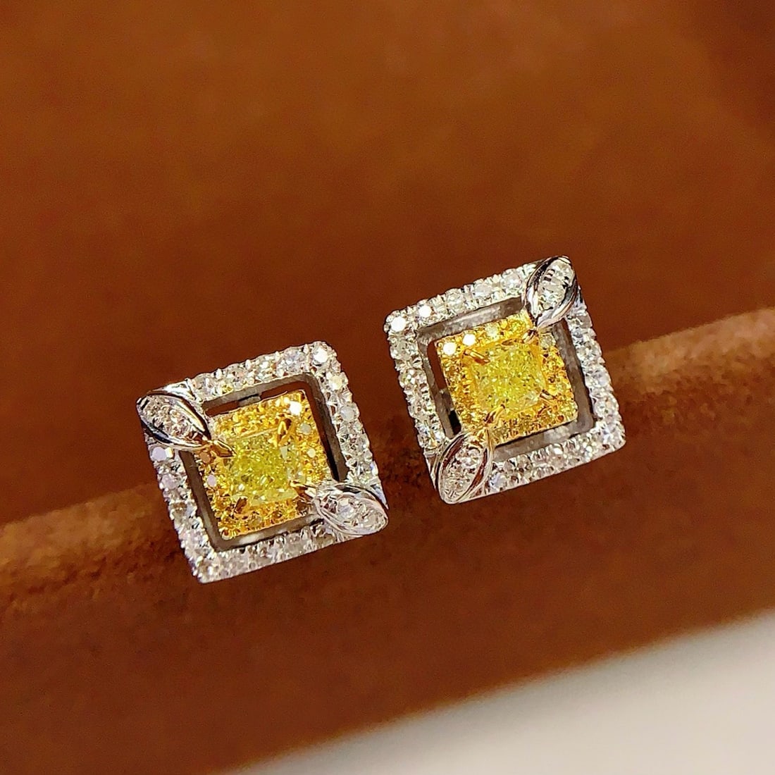 14k Gold 0.38 Ct Natural Yellow Diamond & Diamond Earrings - 5