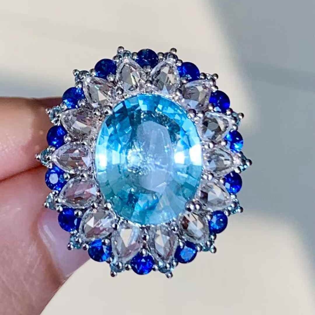 14k Gold 4.3 Ct Natural Aquamarine & Diamond & Sapphire Ring - 2