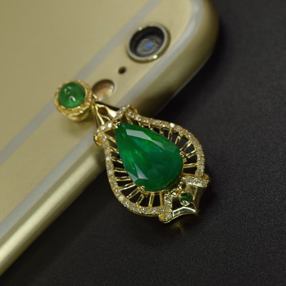 14k Gold 3.40 Ctw Vivid Green Natural Emerald & Diamond Pendant( Without Chain ) - 2