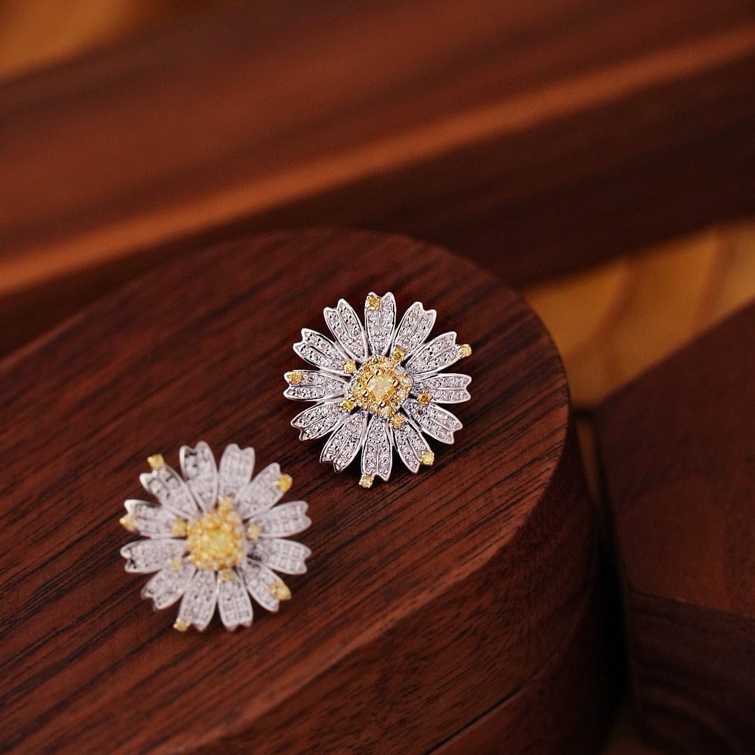 14k Gold 0.9 Ct Natural Color Diamond & Flowers Earrings - 3