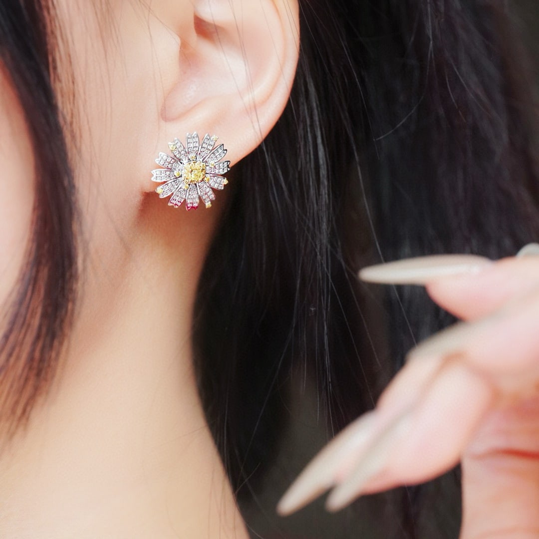 14k Gold 0.9 Ct Natural Color Diamond & Flowers Earrings - 4