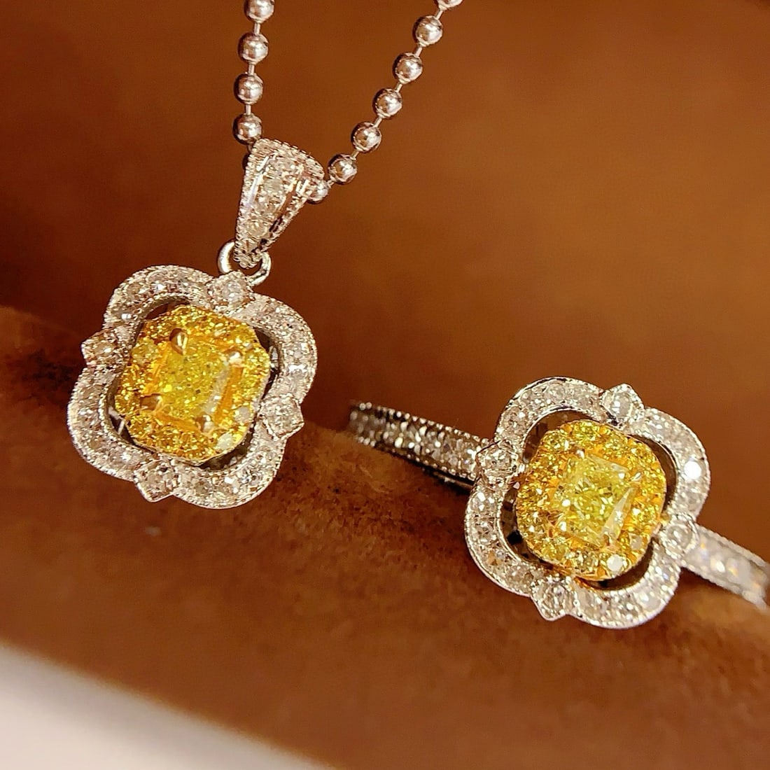 14k Gold 0.54 Ct Natural Yellow Diamond & Diamond Jewelry Set - 4