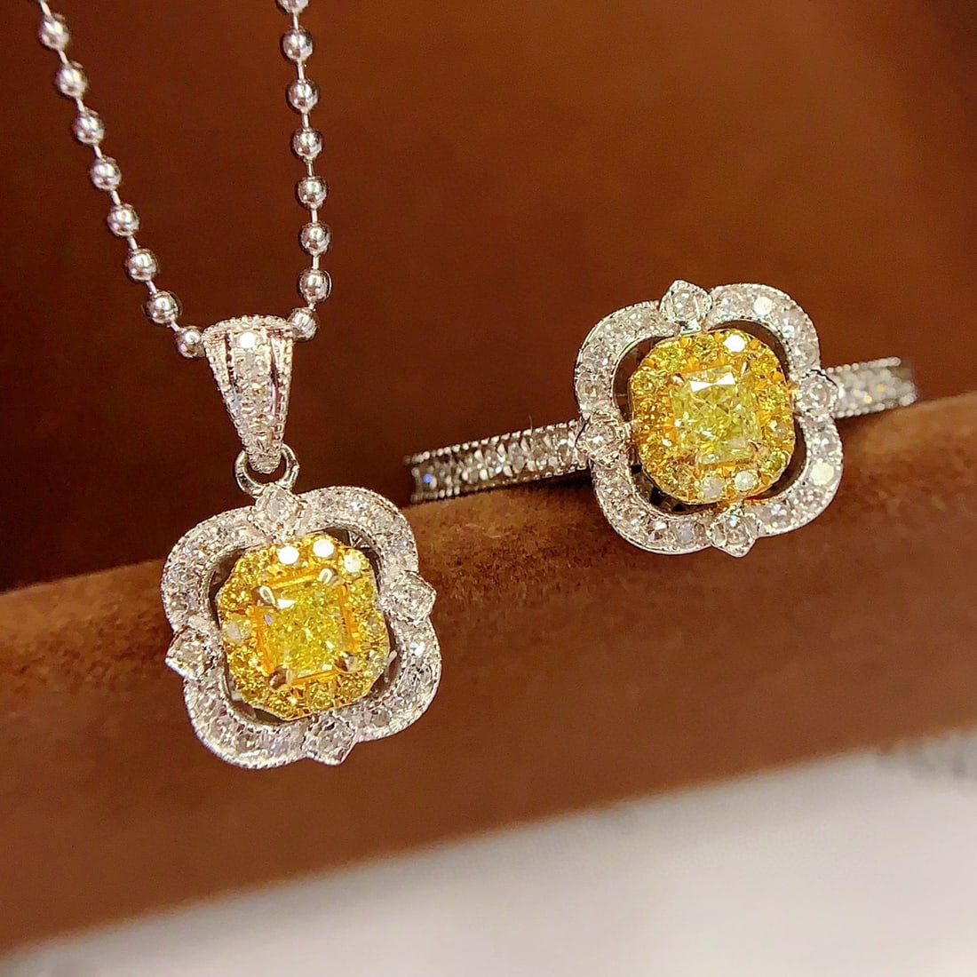 14k Gold 0.54 Ct Natural Yellow Diamond & Diamond Jewelry Set - 5