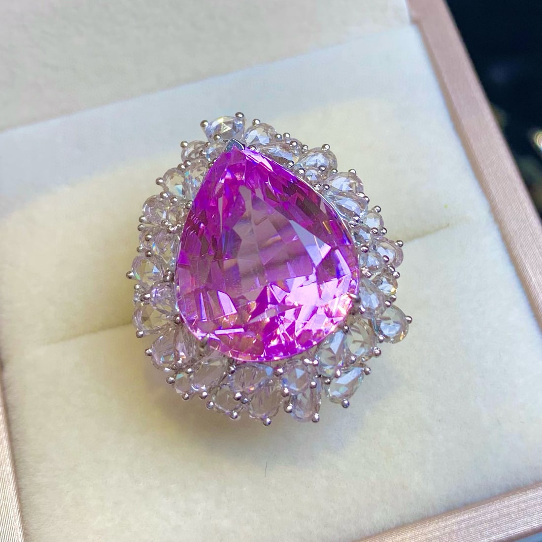 14k Gold 22.8 Ct Natural Kunzite & Sapphire Ring - 4